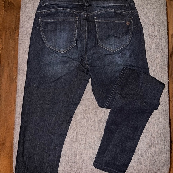 Democracy Size 8 Skinny Jean - Picture 3 of 3
